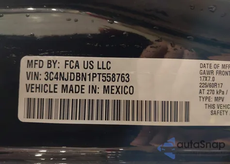 2023 Jeep Compass Latitude 4X4 z USA, uszkodzony, nr VIN 3C4NJDBN1PT558763